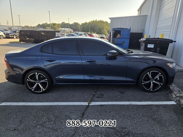 2024 Volvo S60 B5 Plus Dark Theme