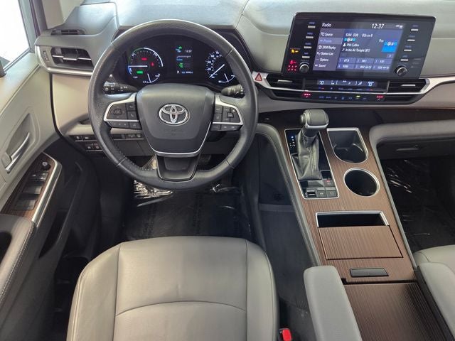 2022 Toyota Sienna XLE 8 Passenger