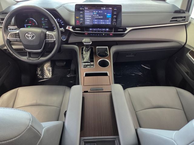 2022 Toyota Sienna XLE 8 Passenger