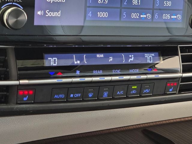 2022 Toyota Sienna XLE 8 Passenger