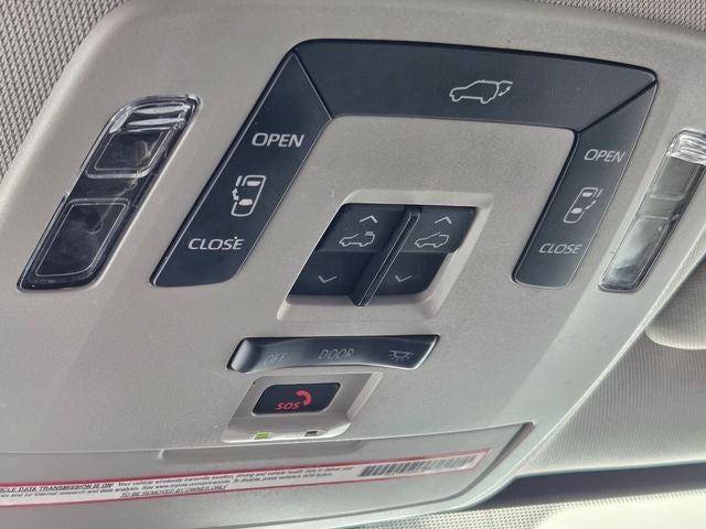 2022 Toyota Sienna XLE 8 Passenger