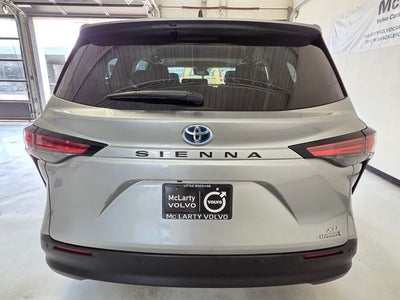 2022 Toyota Sienna XLE 8 Passenger
