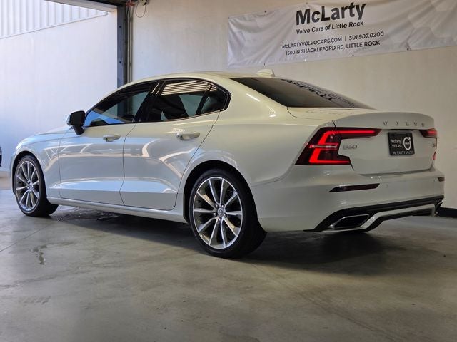 2021 Volvo S60 T5 Momentum