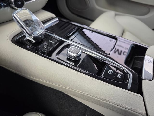 2022 Volvo S60 Recharge Plug-In Hybrid T8 Inscription