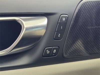 2022 Volvo S60 Recharge Plug-In Hybrid T8 Inscription