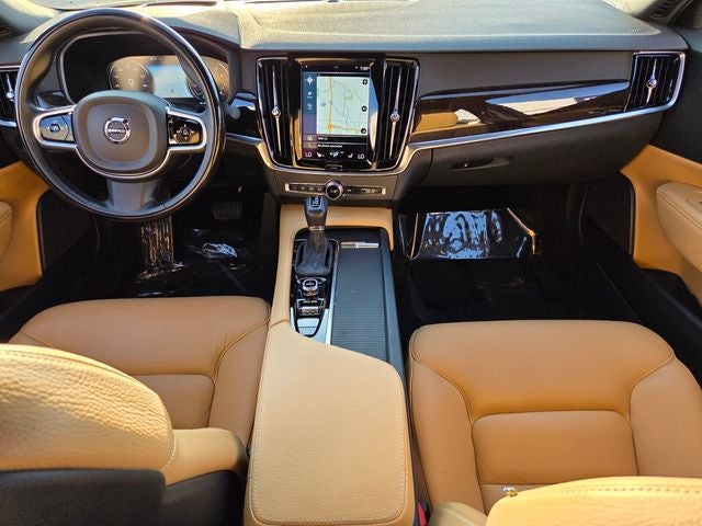 2017 Volvo S90 T6 Momentum