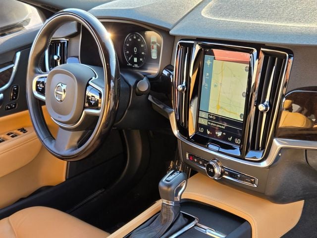 2017 Volvo S90 T6 Momentum