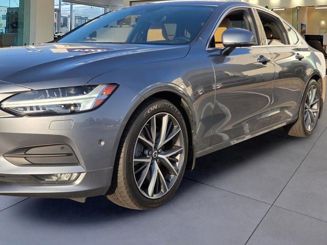 2017 Volvo S90 T6 Momentum