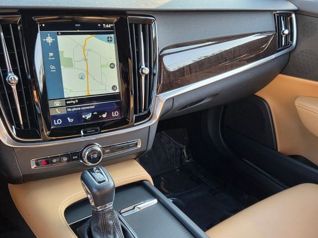 2017 Volvo S90 T6 Momentum