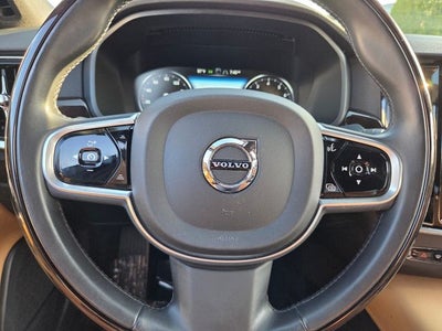 2017 Volvo S90 T6 Momentum