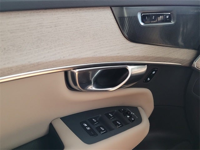 2026 Volvo XC90 B6 Plus 6-Seater