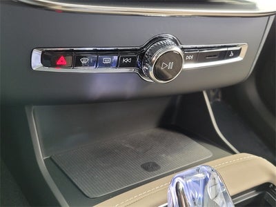 2026 Volvo XC90 B6 Plus 6-Seater