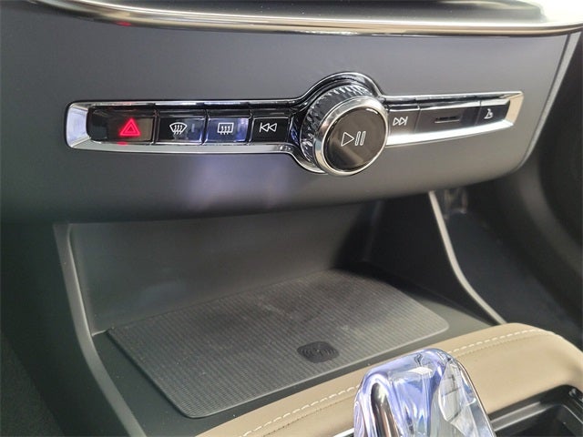 2026 Volvo XC90 B6 Plus 6-Seater