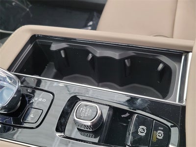 2026 Volvo XC90 B6 Plus 6-Seater