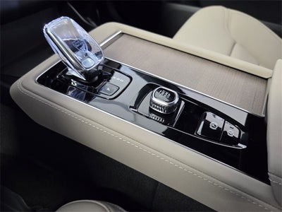 2026 Volvo XC90 B6 Plus 6-Seater