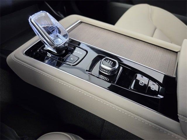 2026 Volvo XC90 B6 Plus 6-Seater