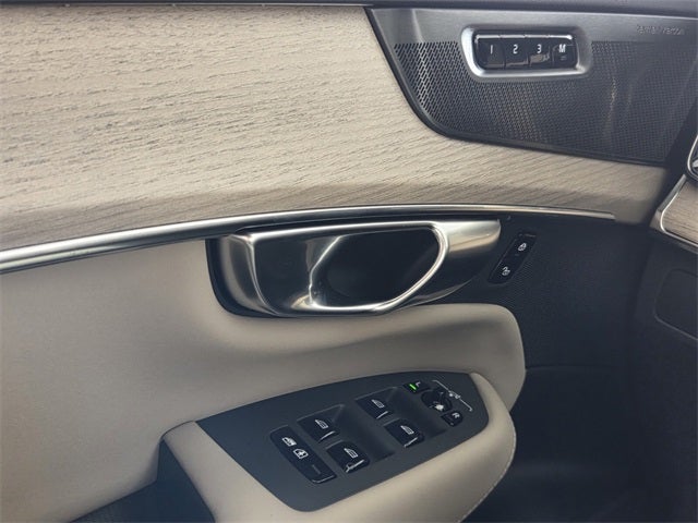 2026 Volvo XC90 B6 Plus 6-Seater