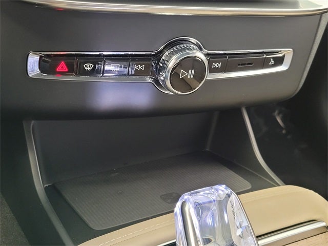 2026 Volvo XC90 B6 Plus 6-Seater