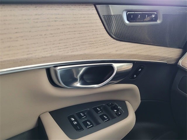 2026 Volvo XC90 B6 Plus 6-Seater