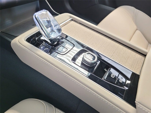 2026 Volvo XC90 B6 Plus 6-Seater