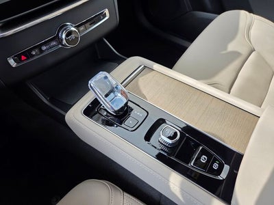 2027 Volvo XC90 B6 Plus 6-Seater