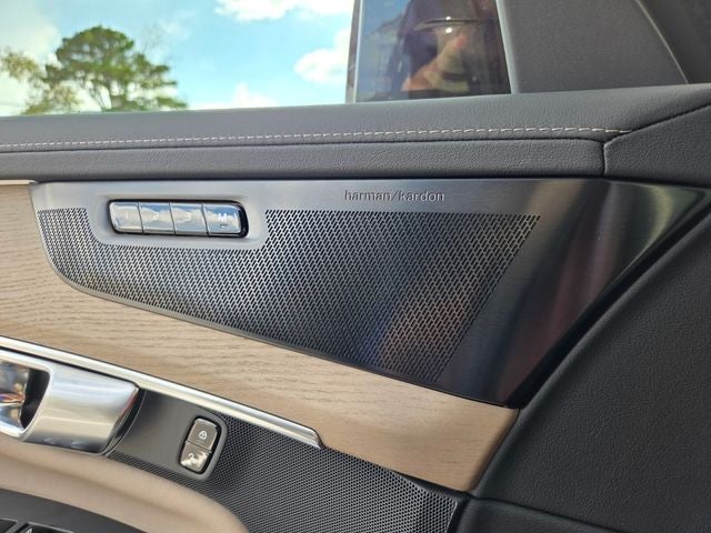2027 Volvo XC90 B6 Plus 6-Seater