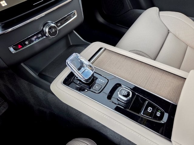 2027 Volvo XC90 B6 Ultra