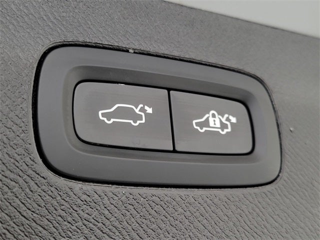 2025 Volvo XC90 B6 Plus 7-Seater