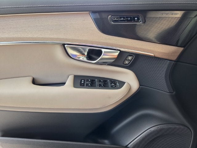 2027 Volvo XC90 B6 Plus 7-Seater