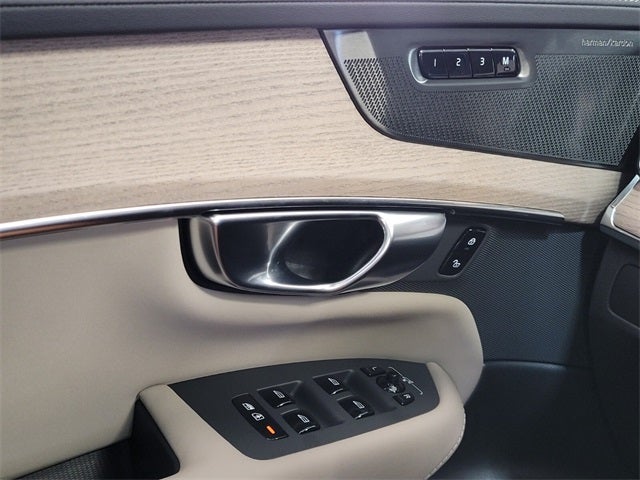 2026 Volvo XC90 B6 Plus 7-Seater