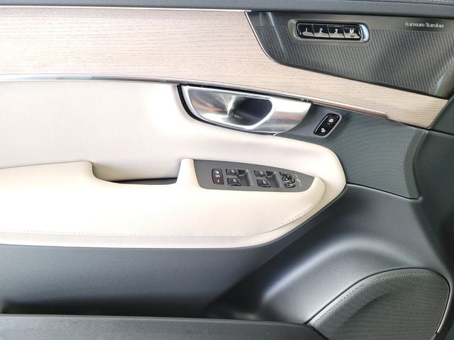 2026 Volvo XC90 B6 Plus 7-Seater