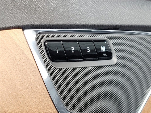 2025 Volvo XC90 B6 Plus 7-Seater