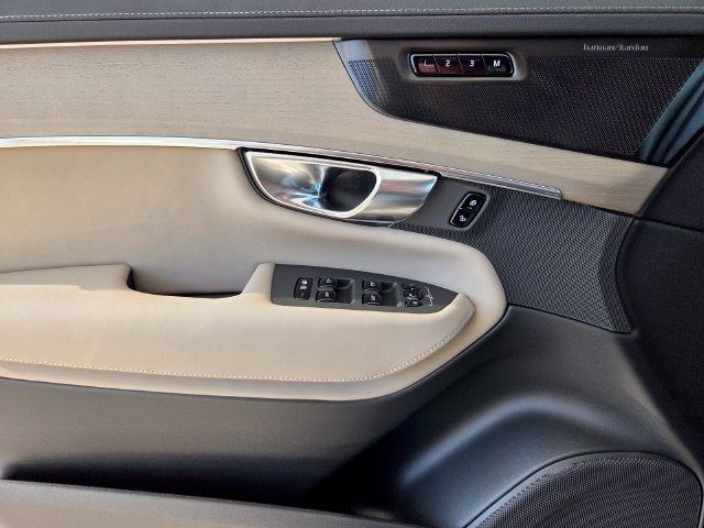 2027 Volvo XC90 B6 Plus 7-Seater