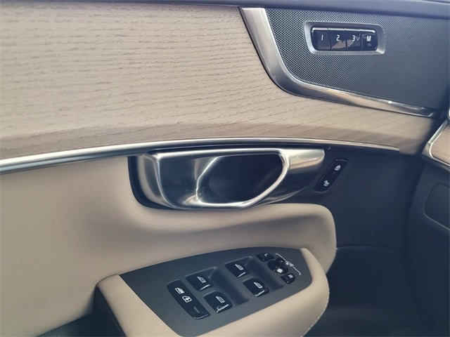 2026 Volvo XC90 B6 Plus 7-Seater