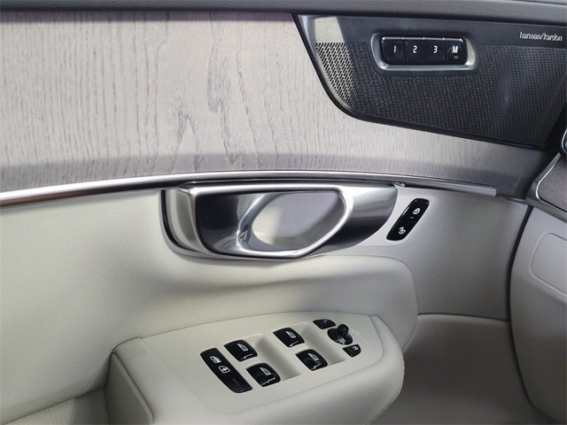 2026 Volvo XC90 B6 Ultra