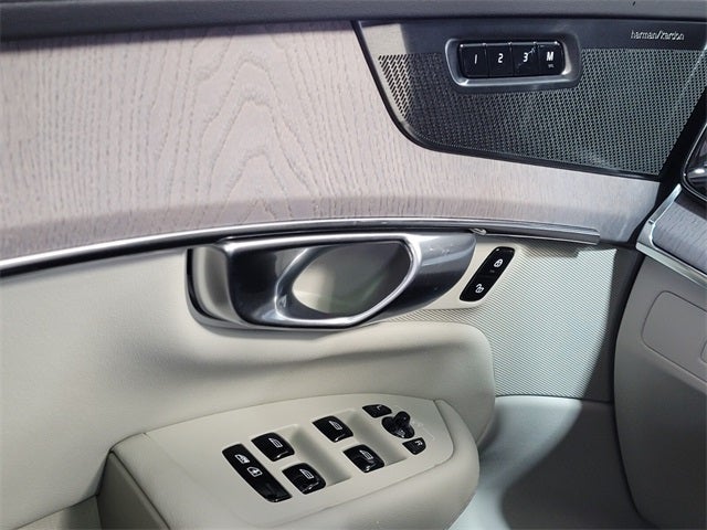 2026 Volvo XC90 B6 Ultra