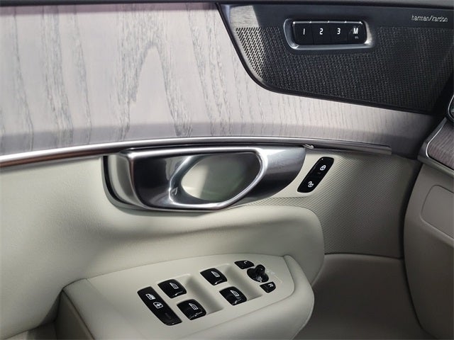 2026 Volvo XC90 B6 Ultra