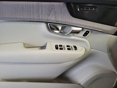 2026 Volvo XC90 B6 Ultra