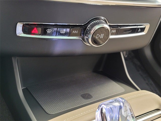 2026 Volvo XC90 B6 Core