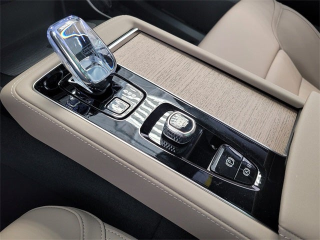 2026 Volvo XC90 B6 Core