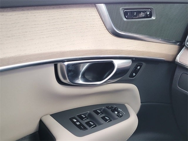 2026 Volvo XC90 B6 Core