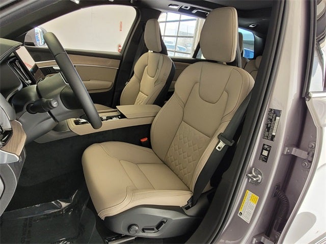 2026 Volvo XC90 B6 Core