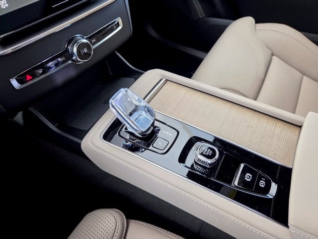 2027 Volvo XC90 B6 Ultra