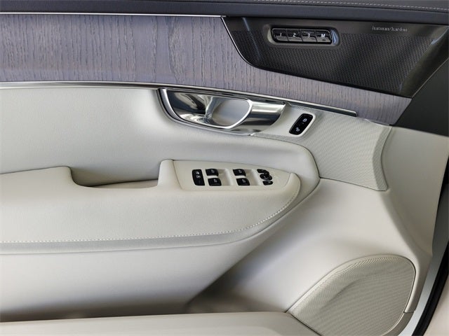 2026 Volvo XC90 B6 Ultra