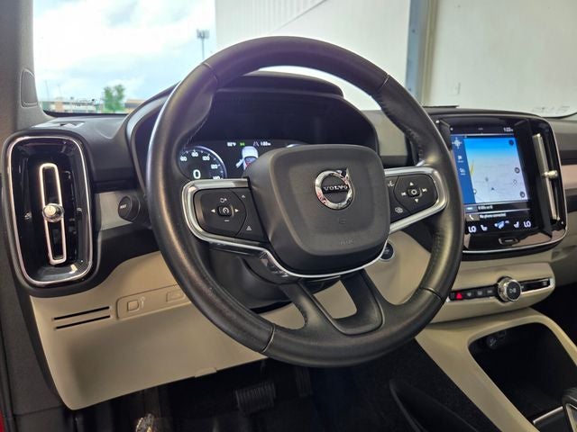 2019 Volvo XC40 Momentum