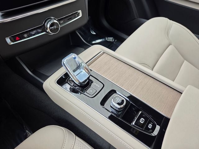 2026 Volvo XC90 Plug-In Hybrid T8 Plus 7 Passenger
