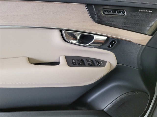 2026 Volvo XC90 Plug-In Hybrid T8 Plus 7 Passenger