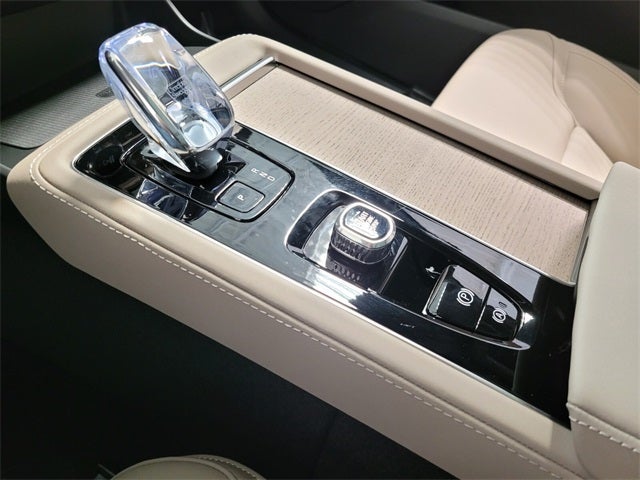 2026 Volvo XC90 Plug-In Hybrid T8 Plus 7 Passenger