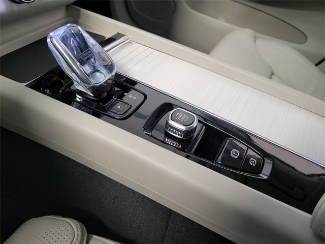 2026 Volvo XC60 Plug-In Hybrid T8 Ultra