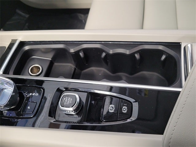 2026 Volvo XC60 Plug-In Hybrid T8 Ultra